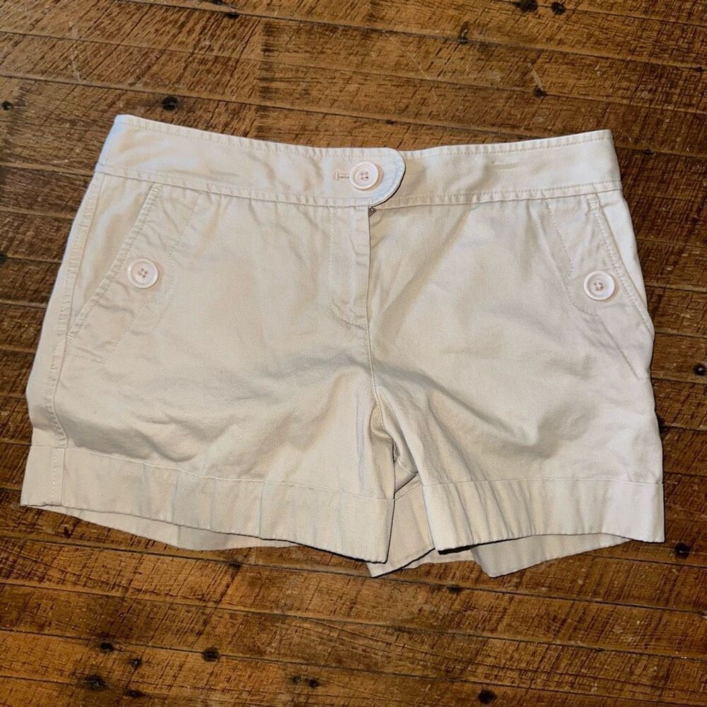 Loft tan flat front preppy size 10 button pocket vacationcore shorts